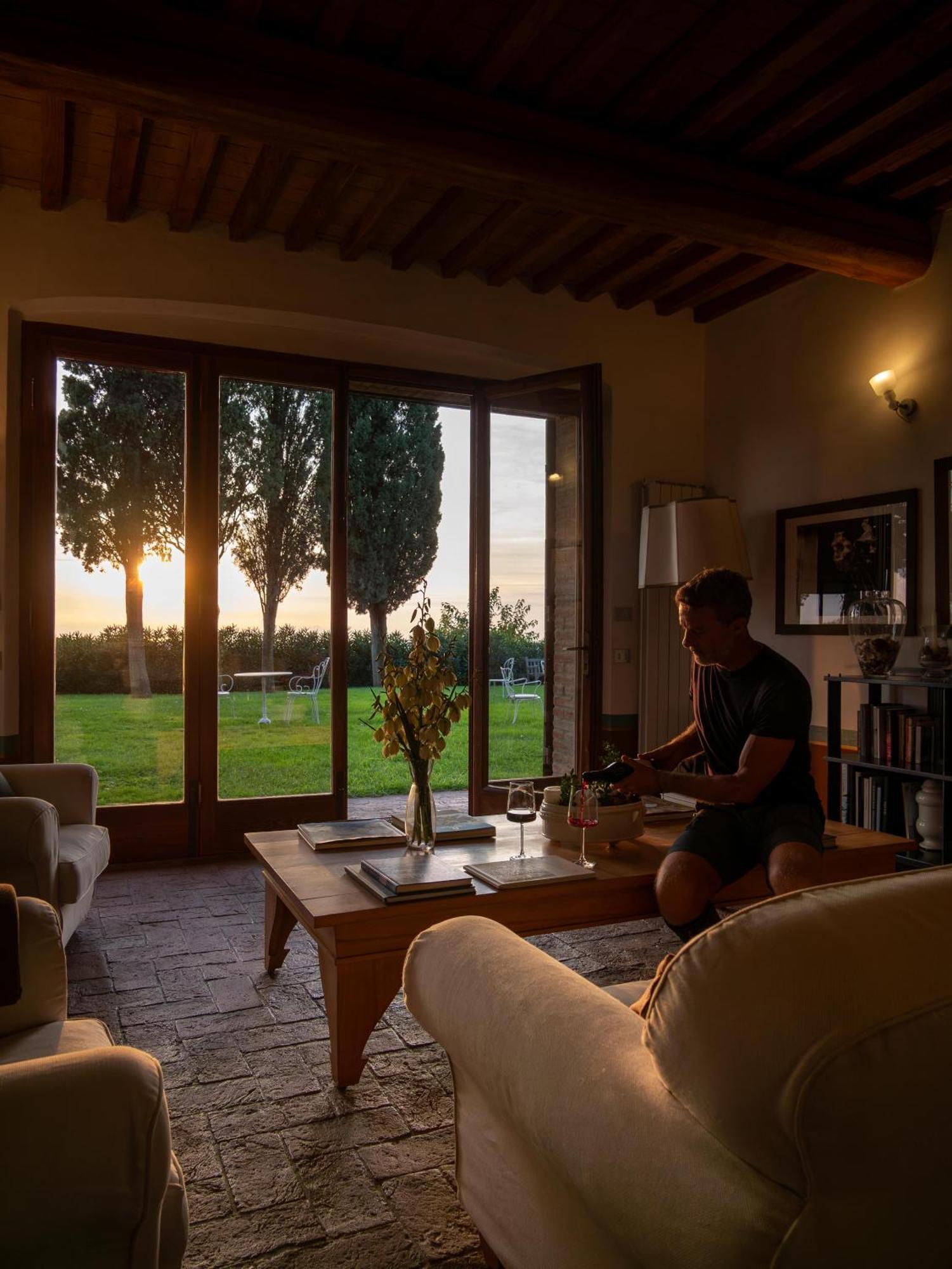 Podere Le Mezzelune บิบโบนา ภายนอก รูปภาพ